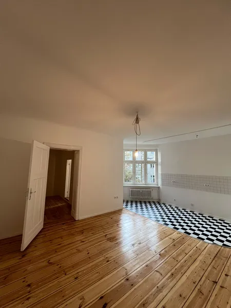 3 Zimmer im Hinterhaus eines Altbaus mit Terrasse. Auch als WG geeignet. — photo 1